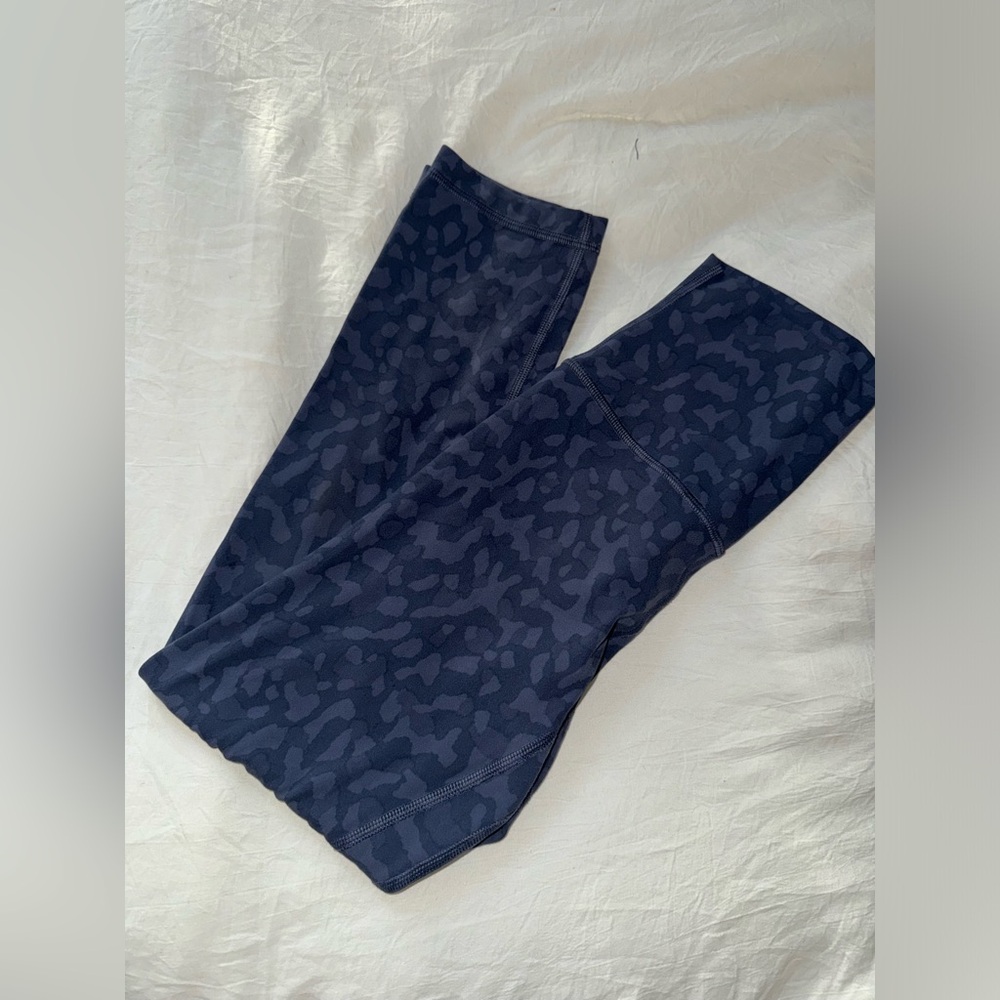 lululemon Align™ CROP LEGGING PANTS SIZE 2 BLUE CHEETAH PRINT new